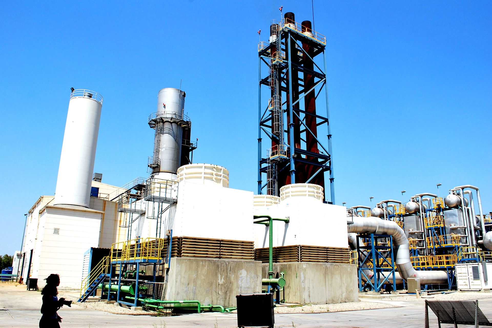 lubricating oil production plant