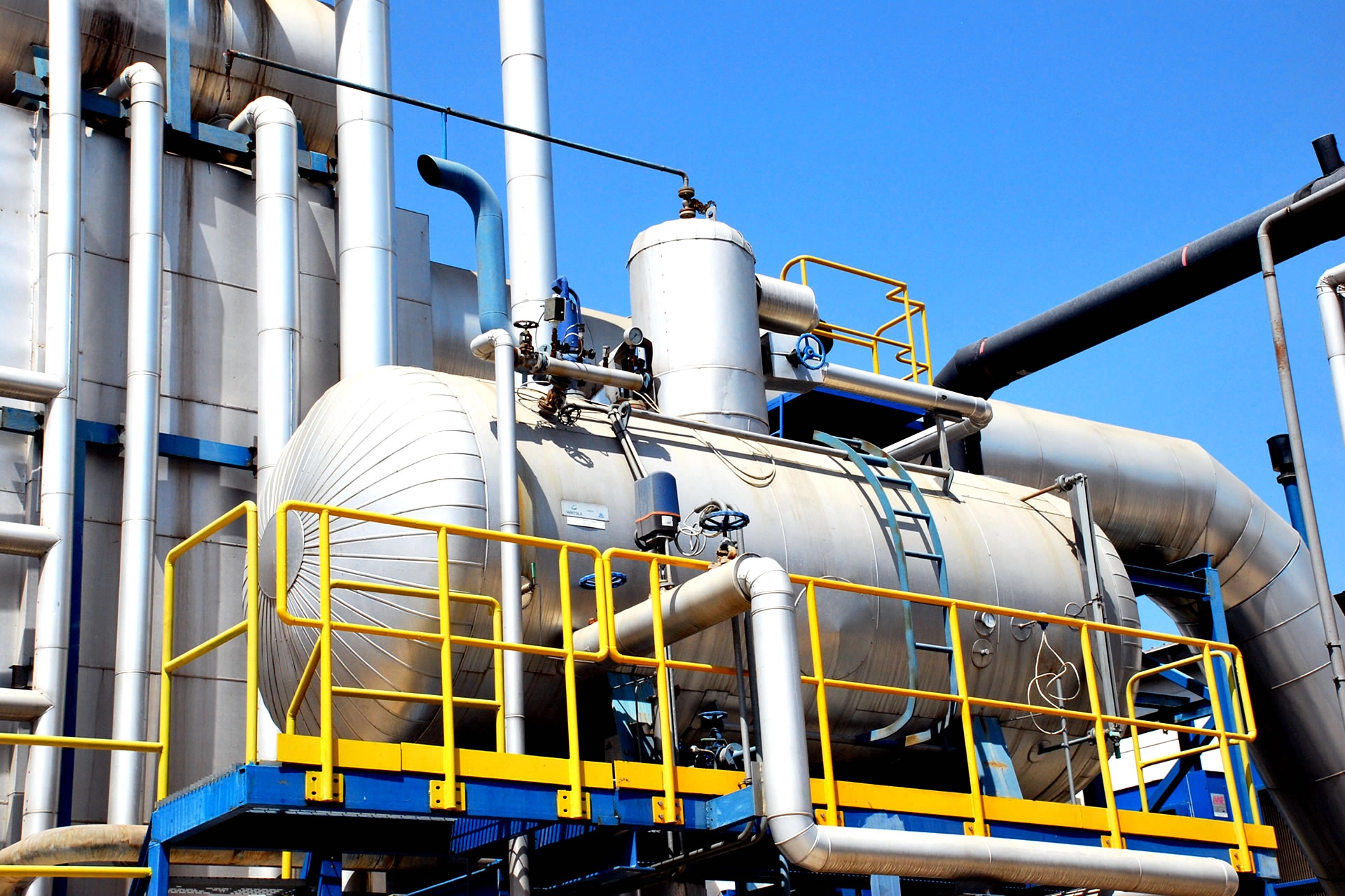 lubricating oil production plant