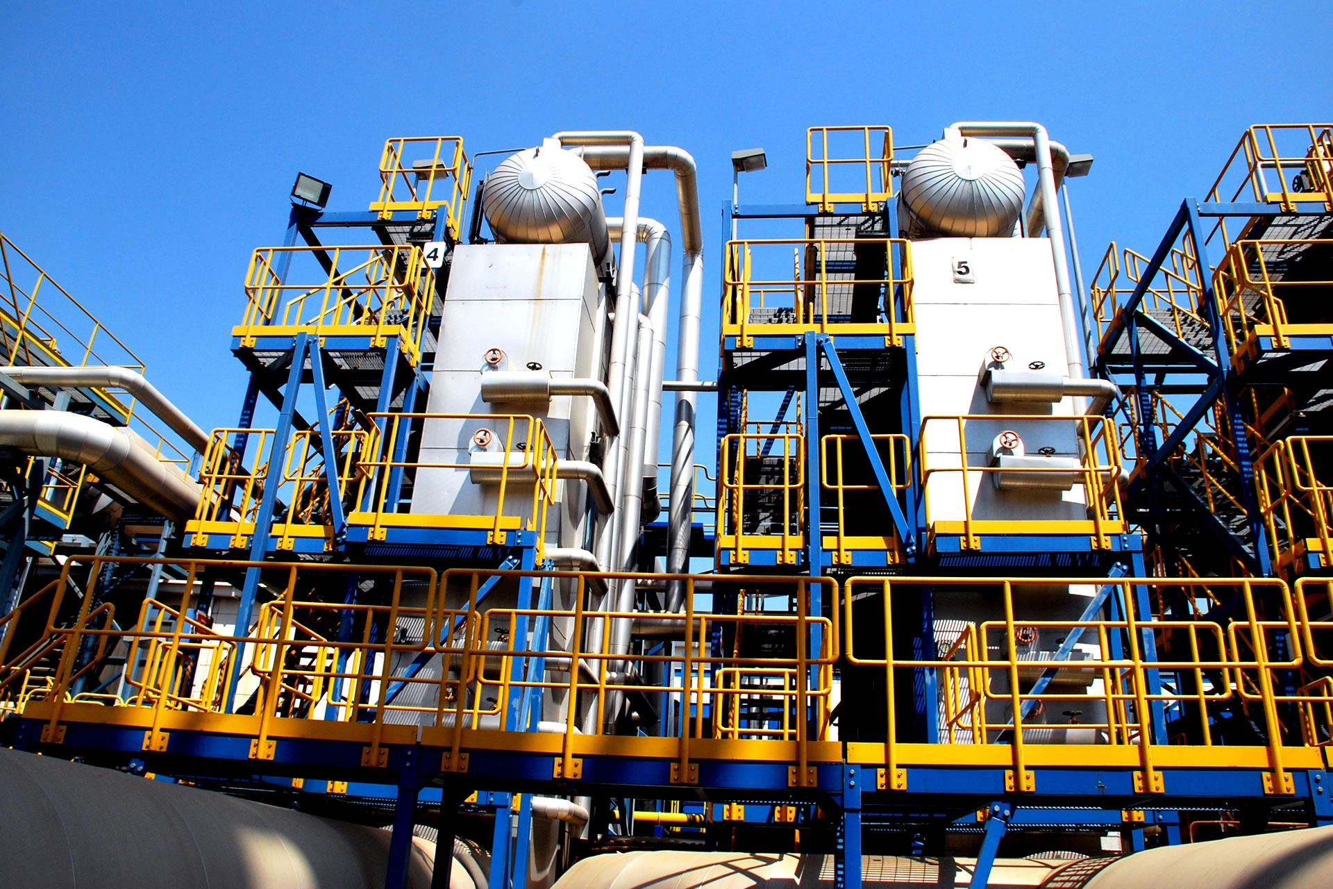 lubricating oil production plant